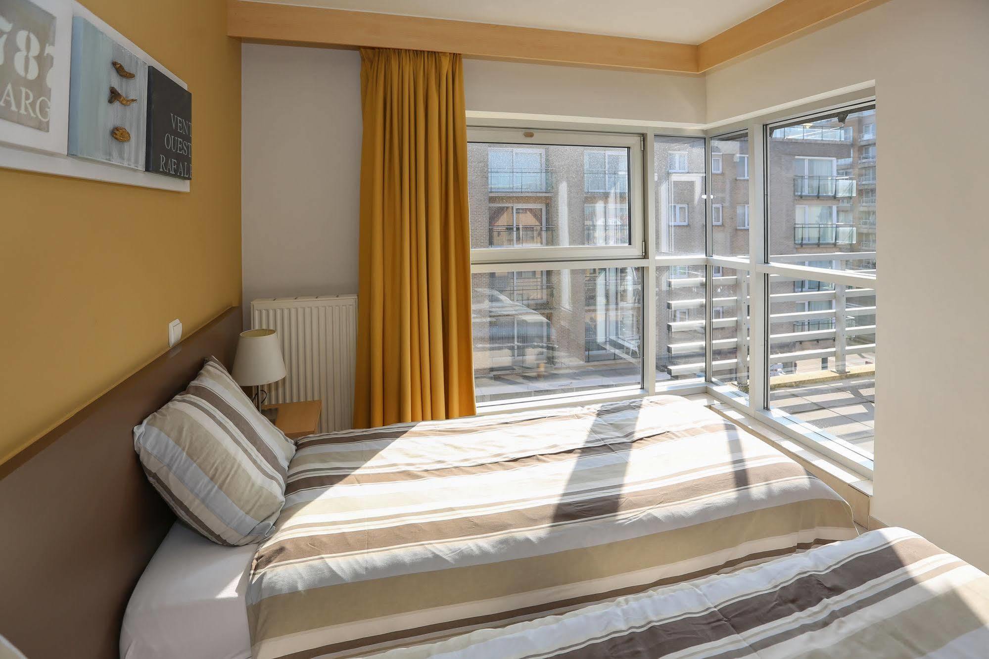 Belcasa Suitehotel Middelkerke Exteriör bild